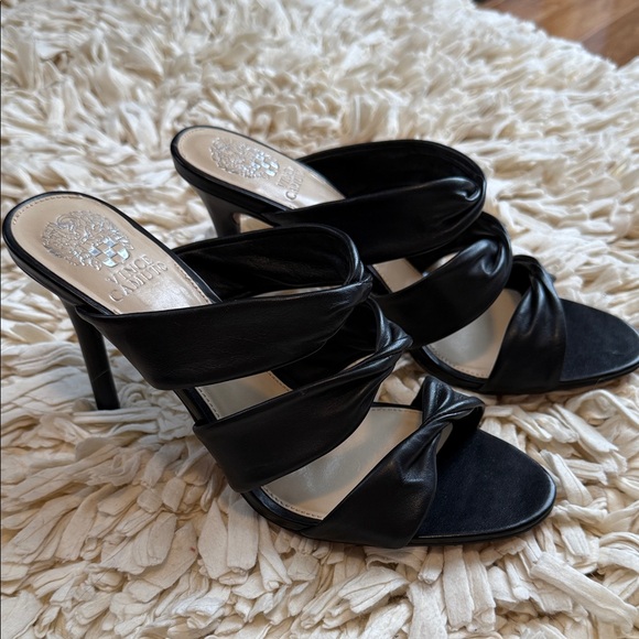 Vince Camuto Shoes - Vince Camuto black leather heels